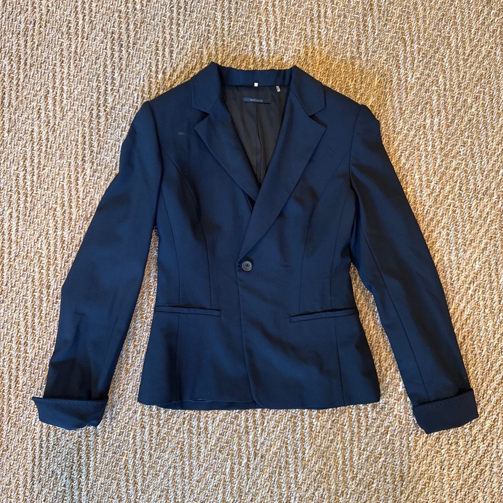 Elie Tahari black suit blazer